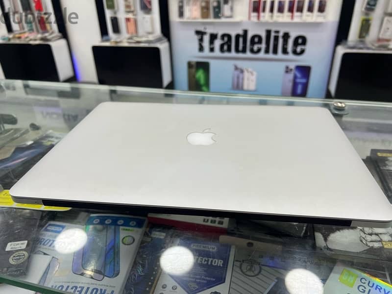 MacBook Pro 15.4 core i7 ram 16 giga 2015  للبيع او البدل بموبايل 4