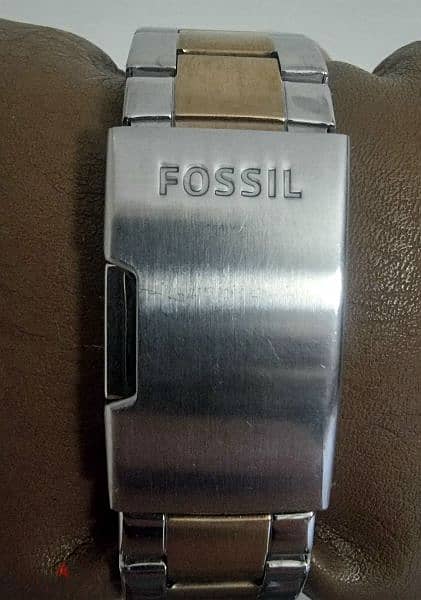 Fossil Watch  ساعه فوسيل بحاله ممتازه 4