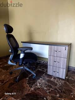 Modern office desk with 3 lockable draws. Medical office chair. 0