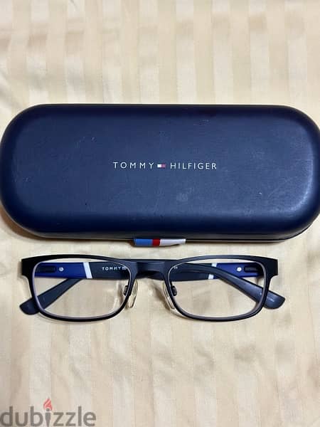 نظارة نظر تومي جديدة لم تستخدم 2
