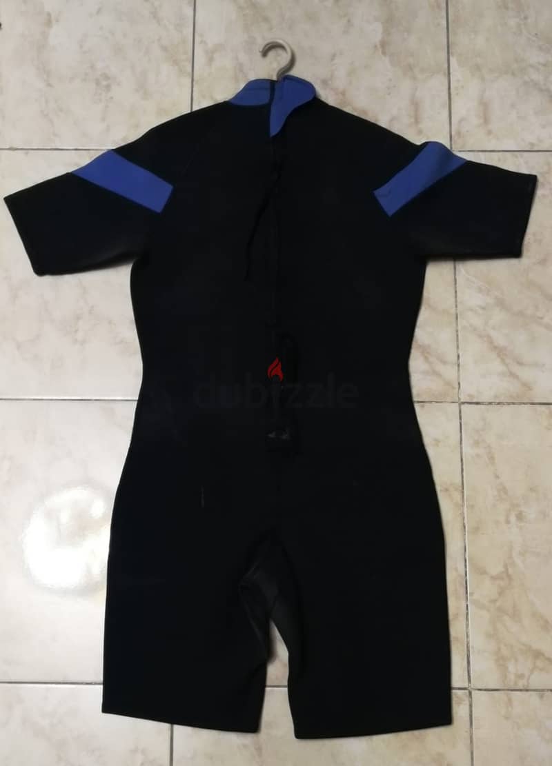 بدلة غطس aropec wetsuit 2.5 mm  مقاس L مستعملة 1