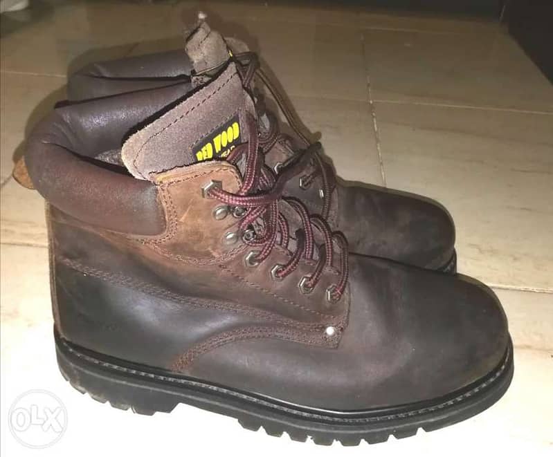Safety Shoes. . Redwood 1