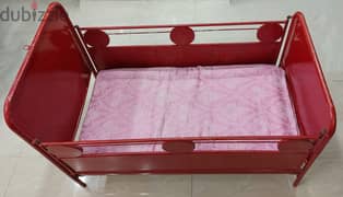 سرير حديد اطفال لون احمر مع مرتبة قطن