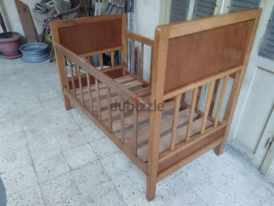 سرير اطفال