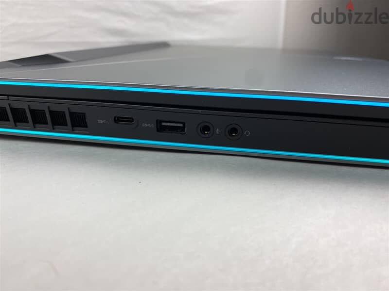 Alienware 17 R4 3