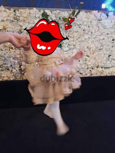 فستان فرح لطفله يلبس لغايه سنه  استعمال مره واحده ساعه واحده بس