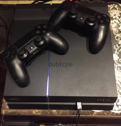 ps4 playstation4 (1 tera) استعمال بسيط جدا + دراعين ومجموعه من الالعاب