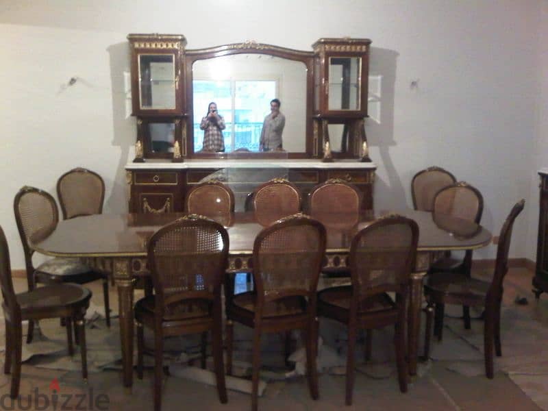 Classic Full Dinning Room 9