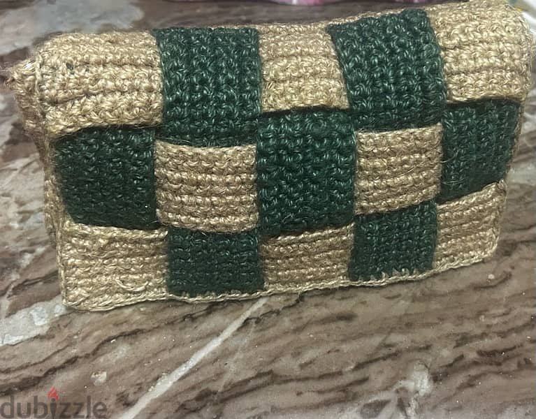 Handmade corgeous handbag with beautiful green color very smart 2