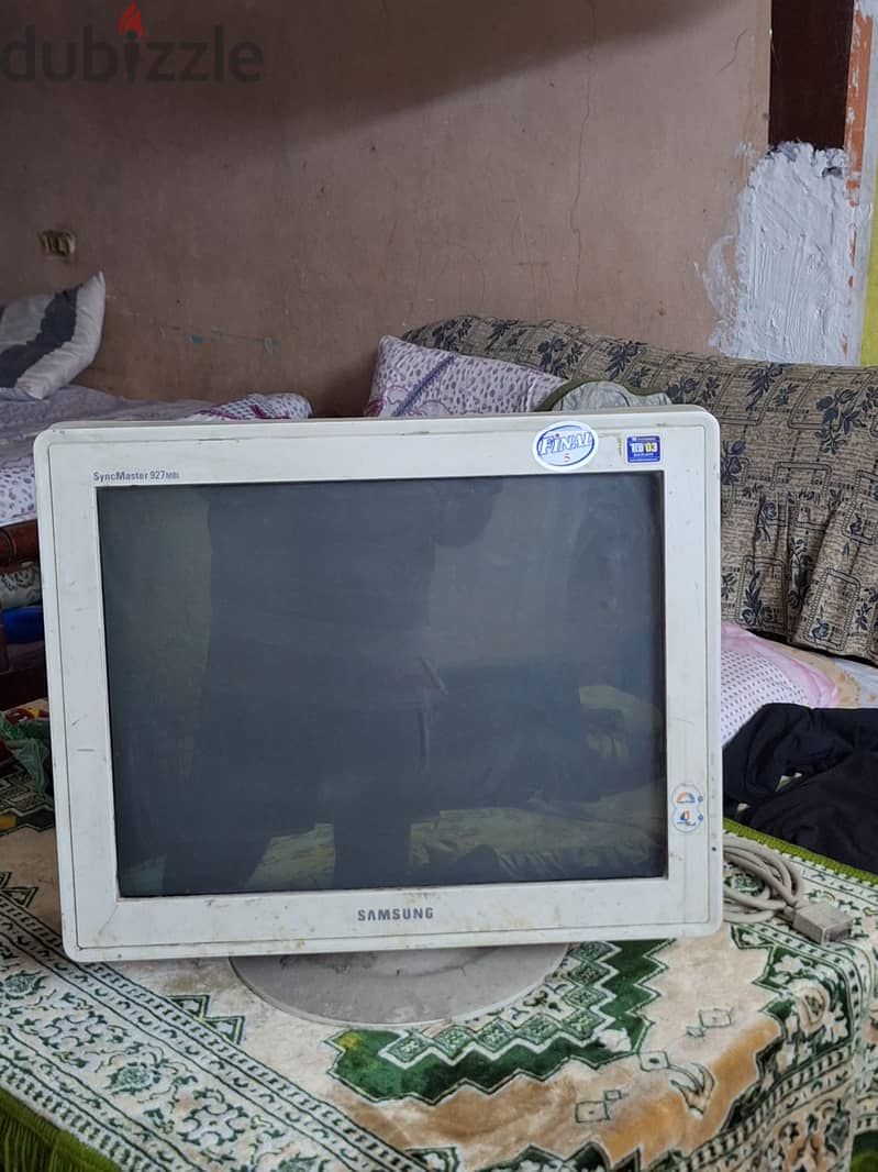 شاشه سامسونج كمبيوتر قديمه 0