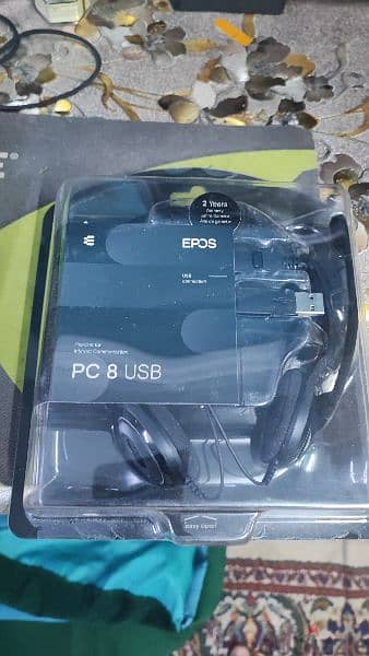 PC 8 USB Headset for internet communication