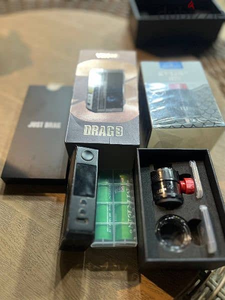 vape drag 3 with coil with batteries . 0
