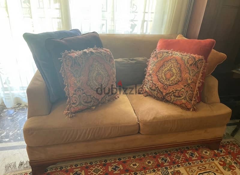 2 sofas imported in very good condition 0