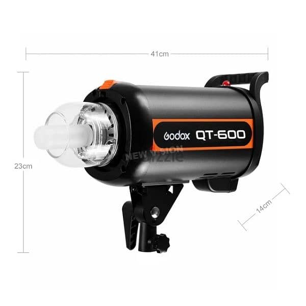Godox QT-600 studio flash light 1