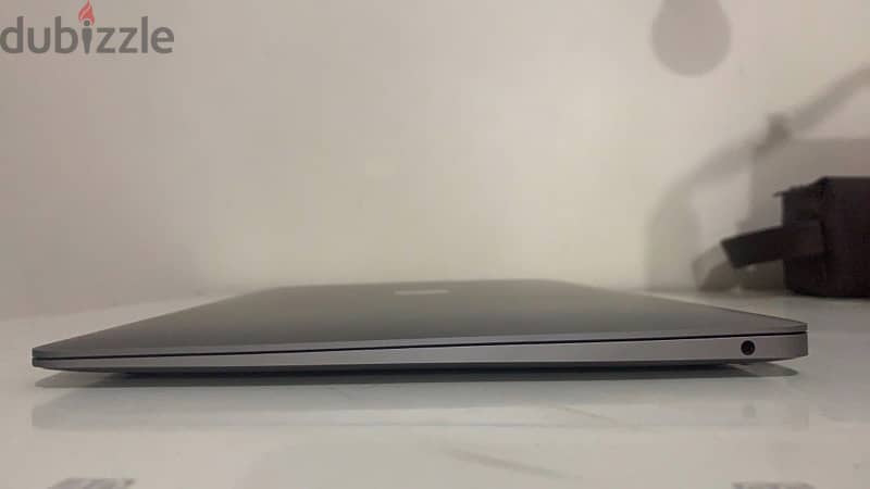macbook air 2018 like new 4
