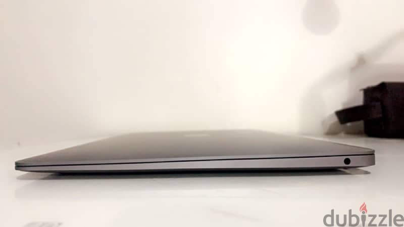 macbook air 2018 like new 5