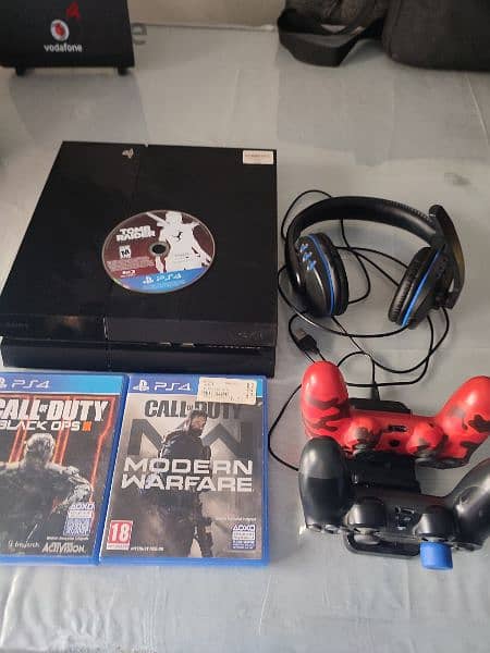 PS4 500GB with accessories 1