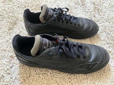 nike black shoes size 44