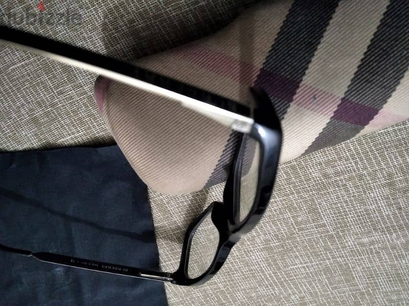 Burberry original eye glasses بالكرتونة 1
