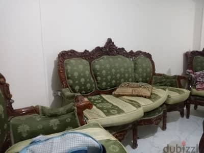 صالون مستعمل بحاله جيده كنبه و4كراسي