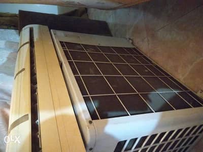 Carrier split air condition very minimally used 2:25 Ts