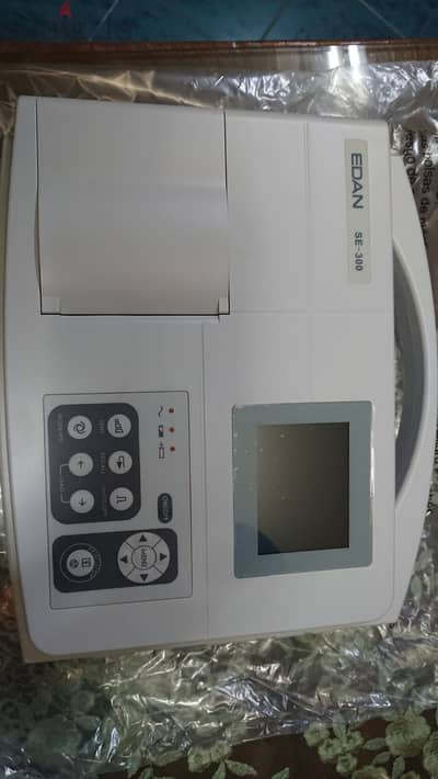 FOR SALE, NEW PORTABLE ELECTROCARDIOGRAPH ECG EDAN SE - 300