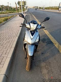 للبيع سكوتر vigorey st plus 200cc 0