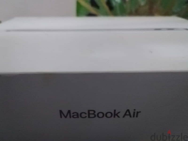 MacBook Air (M1, 2020) 3