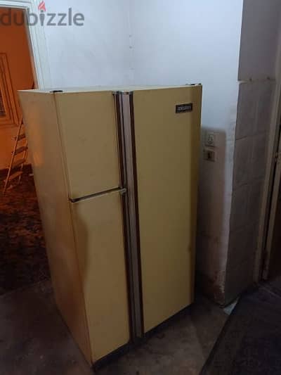 Refrigerator-