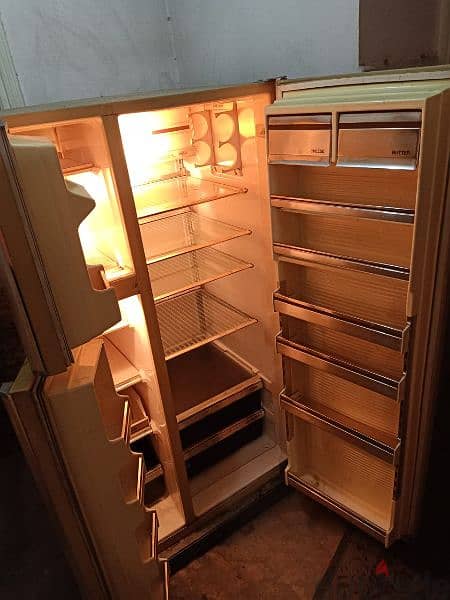 Refrigerator- ثلاجة ٢٢. ٥ قدم 2