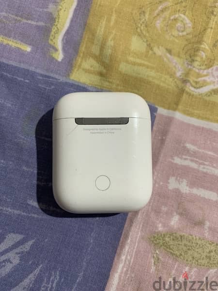 Apple AirPods first generation charging case 1