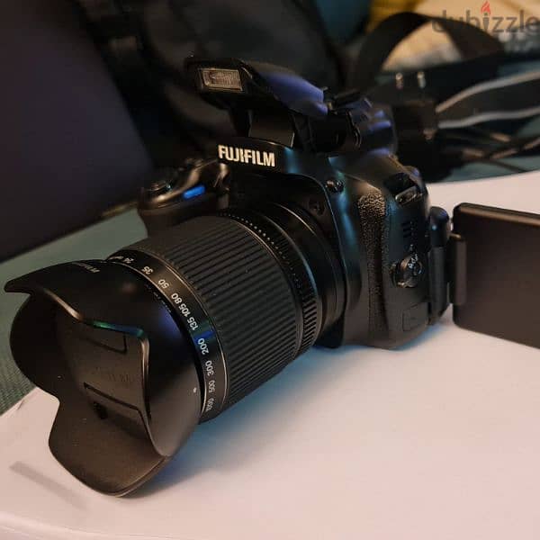 Fujifilm HS50EXR + Ext. Charger + 2 extra batteries + 32GB Kingston SD 0