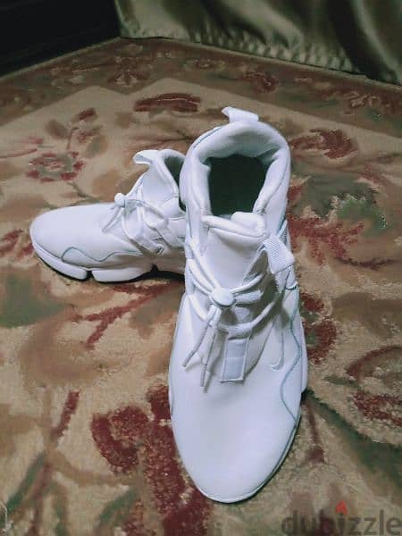 حذاء ابيض Nike اصلي مقاس ٤٤ 2