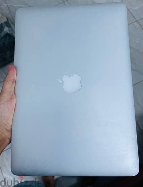 MacBook Air (13-inch, Early 2015) ماك بوك اير  بحاله ممتازه 2