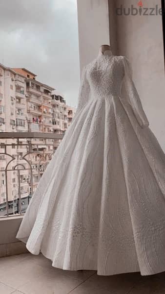 فستان زفاف بالطرحة 2