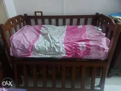 سرير أطفال للبيع خشب زان عمولة بجانب قابل للخفض 0