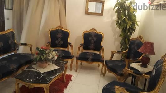 صالون مدهب كنبه +٤فوتيه +ترابيزة مدهب