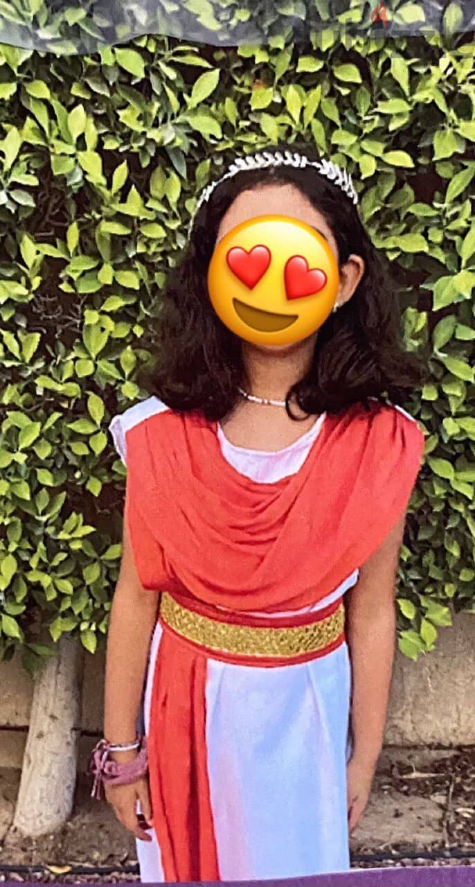 ملابس رومانيه ويونانية تنكريه للاطفال 3