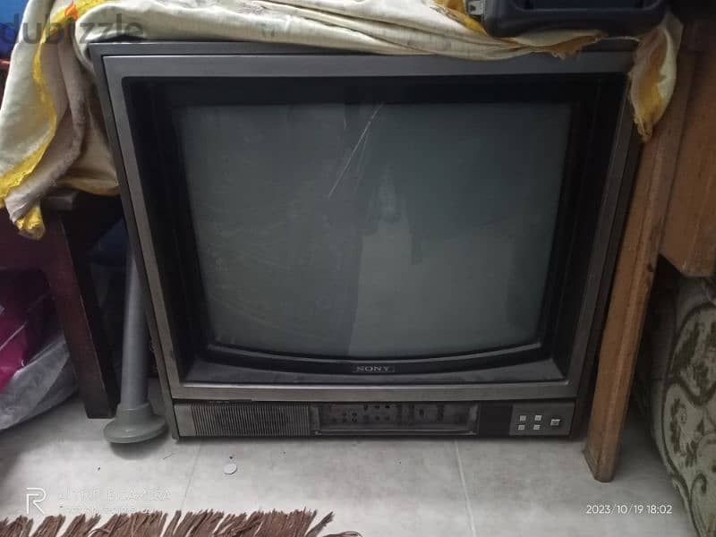 تليفزيون سوني كبير قديم للبيع 3