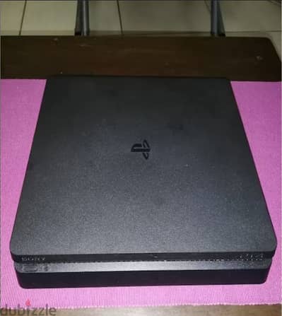 PS4 slim good condition