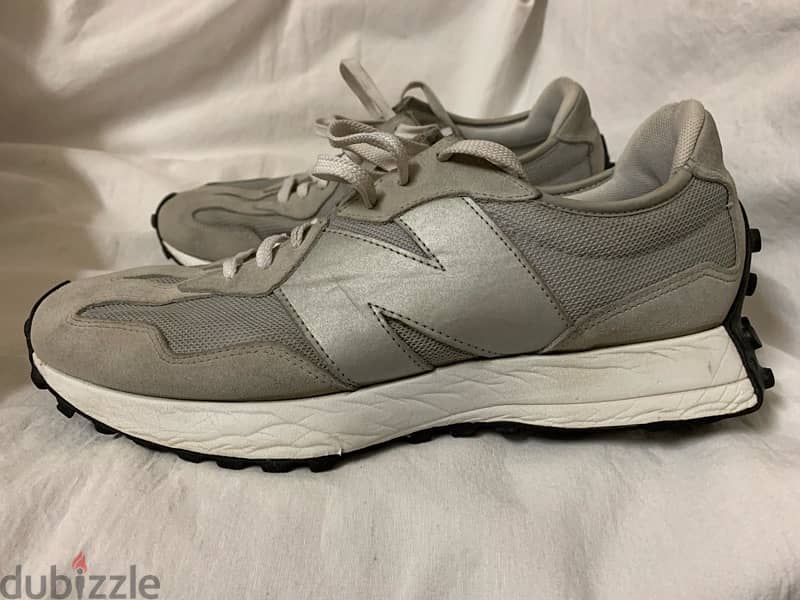 New Balance 327 Grey Silver Size 44.5 In Good Condition For Men 2