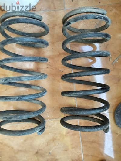 يايات فليشيا امامية بحالة جيدة