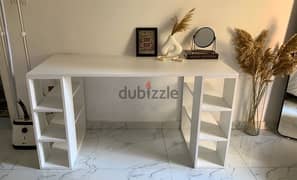 مكتب ابيض / تسريحة  بيضاء white desk / dresser / vanity