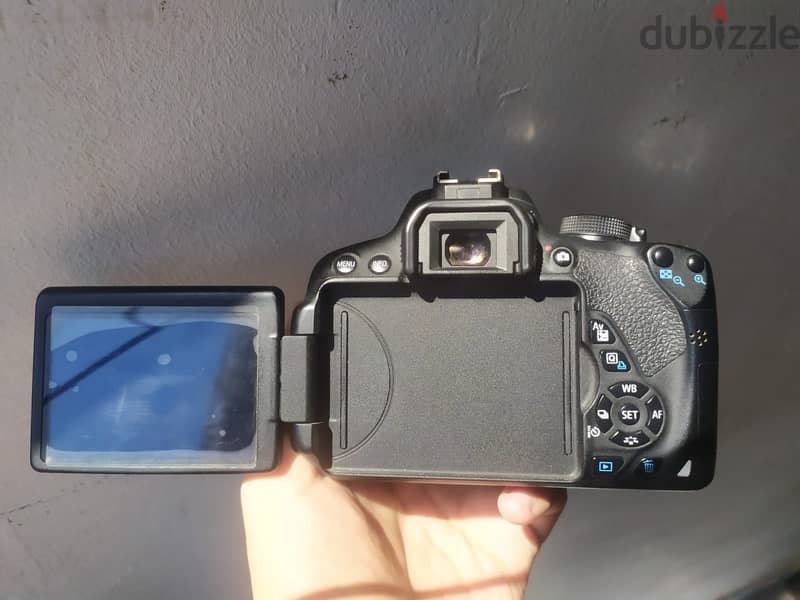 Canon EOS 700D + kit lens 18-55 Stm 2