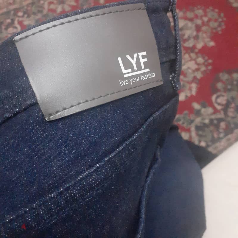 بنطلون جينز كحلى LYF Jeans 2