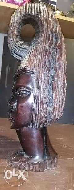 تمثال افريقي نادرمنحوت من خشب الابانوس نحت يدوي عمره يزيد 40 سنة 0