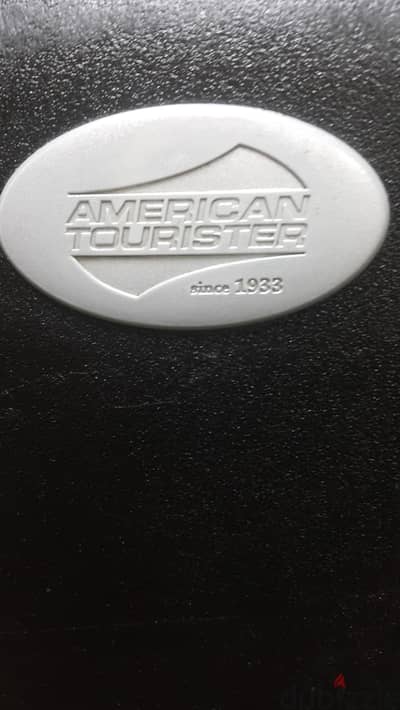 شنطة "american tourister " ضد الكسر فيبر مقوى