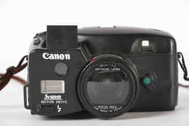 كاميرا (Canon) يابانية الصنع
