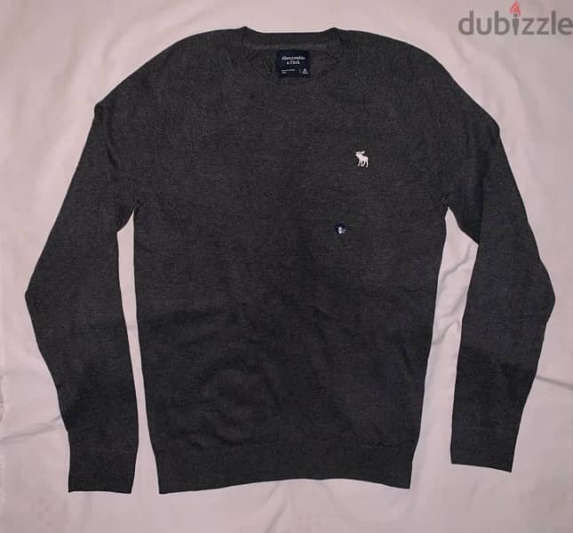 Abercrombie  core icon logo crew neck knit jumper in black Size Medium 8