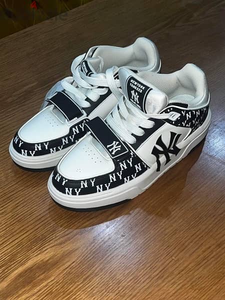 New York Yankees shoes black and white 2